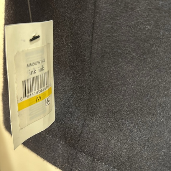 Men’s NWT Size M Andrew Marc wool blend coat with faux sweater inner - Picture 9 of 9